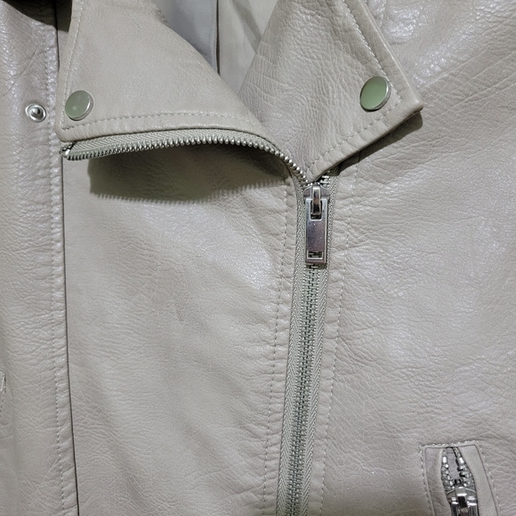 Never worn Romeo And Juliette Moto faux leather jacket. - Picture 8 of 10